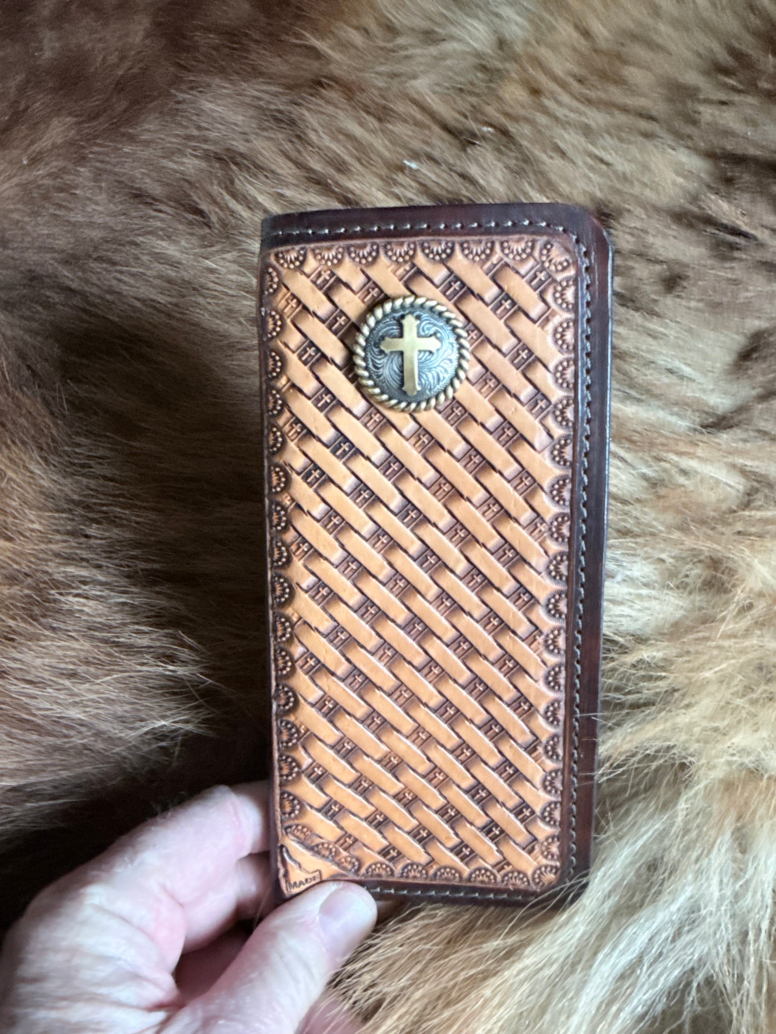 Roper wallet with cross