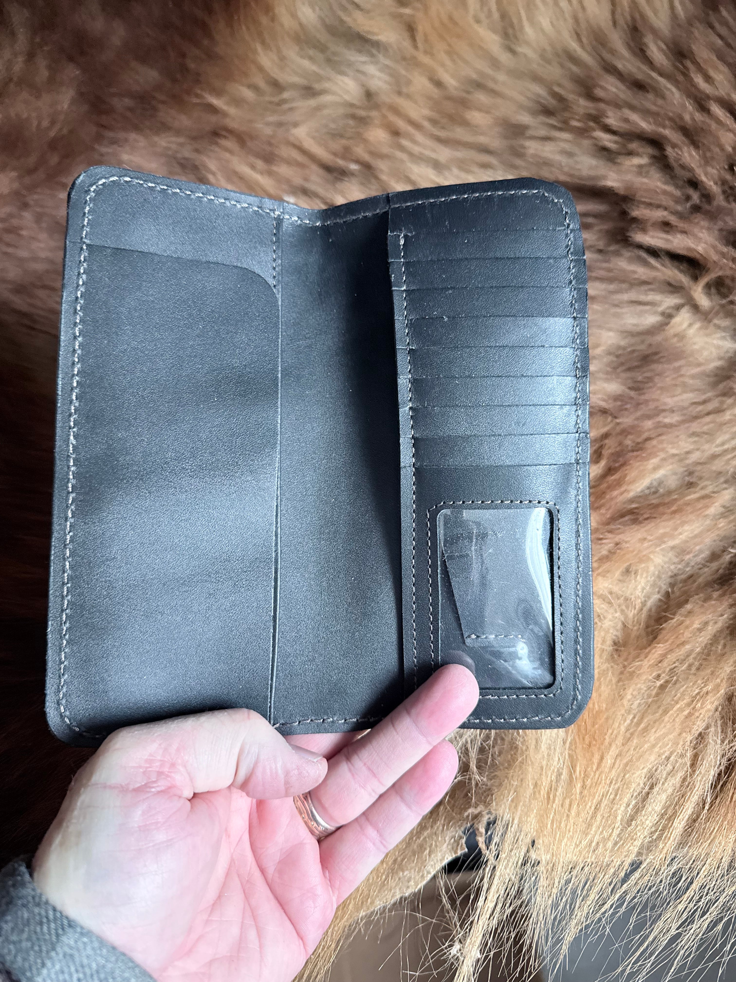 Roper wallet with cross