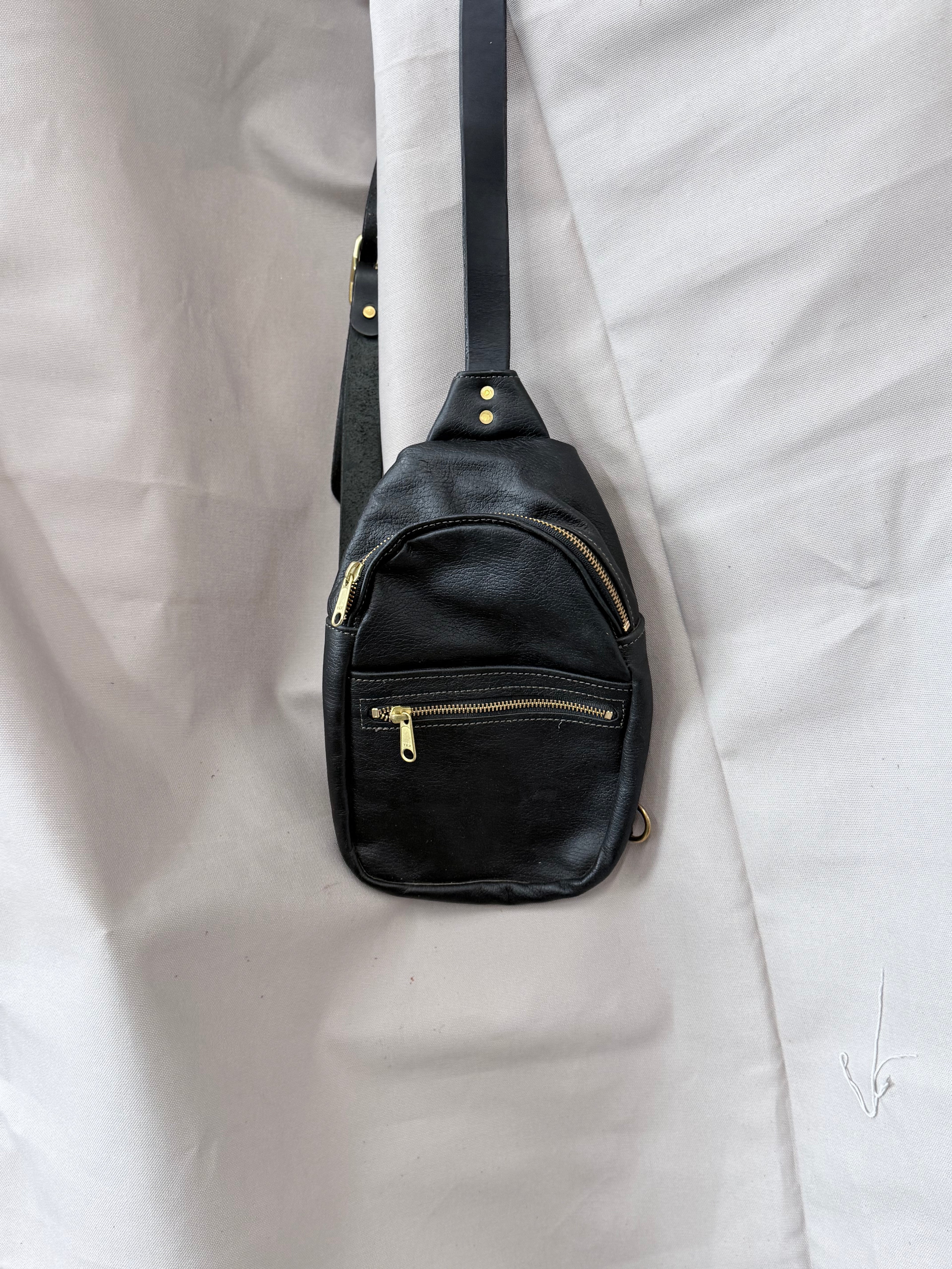 Sling bag